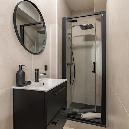 Chic 2-room In The Heart Of Parisian Luxury * باريس