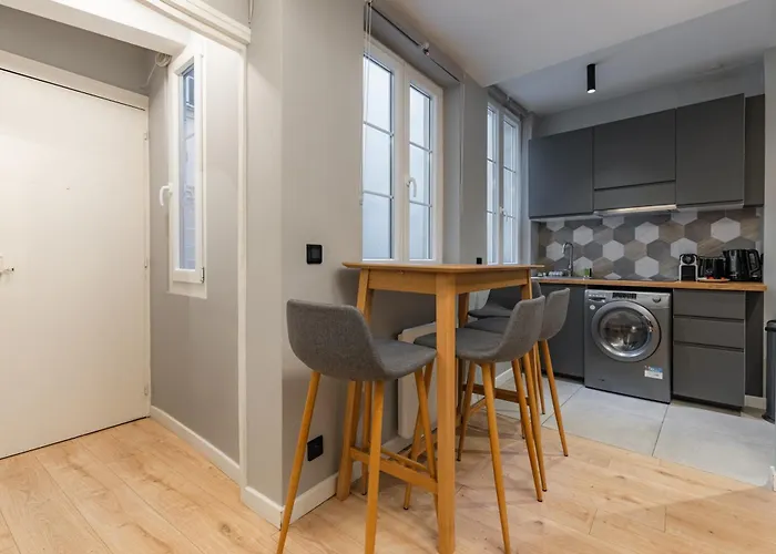 Chic 2-room In The Heart Of Parisian Luxury باريس